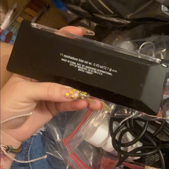 Eyeshadows - Picture 3 of 5